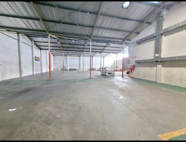 2,100M² WAREHOUSE FOR SALE IN STIKLAND INDUSTRIAL